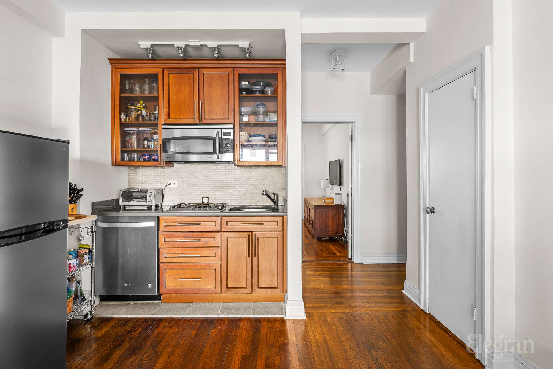 116 West 72nd Street, Unit 12C Manhattan, NY 10023 - Photo 5 of 11