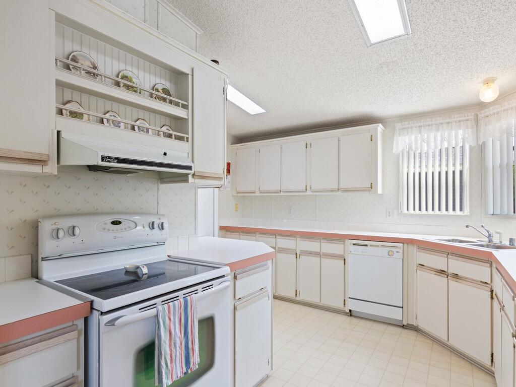 243 Old Key W Place Fort Pierce, FL 34982 - Photo 9 of 22 Resized020