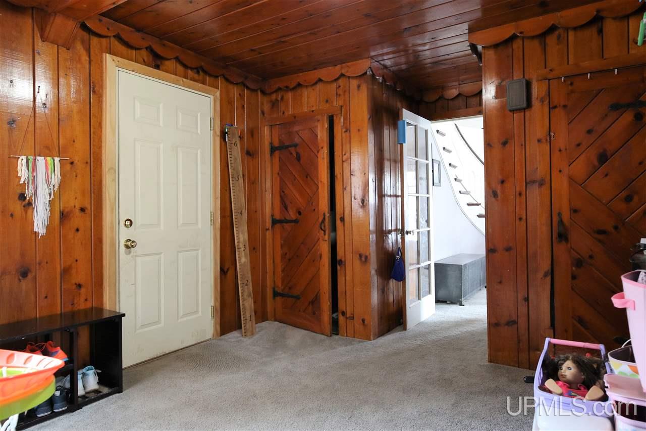 636 East Division Street Ishpeming, MI 49849 - Photo 17 of 43