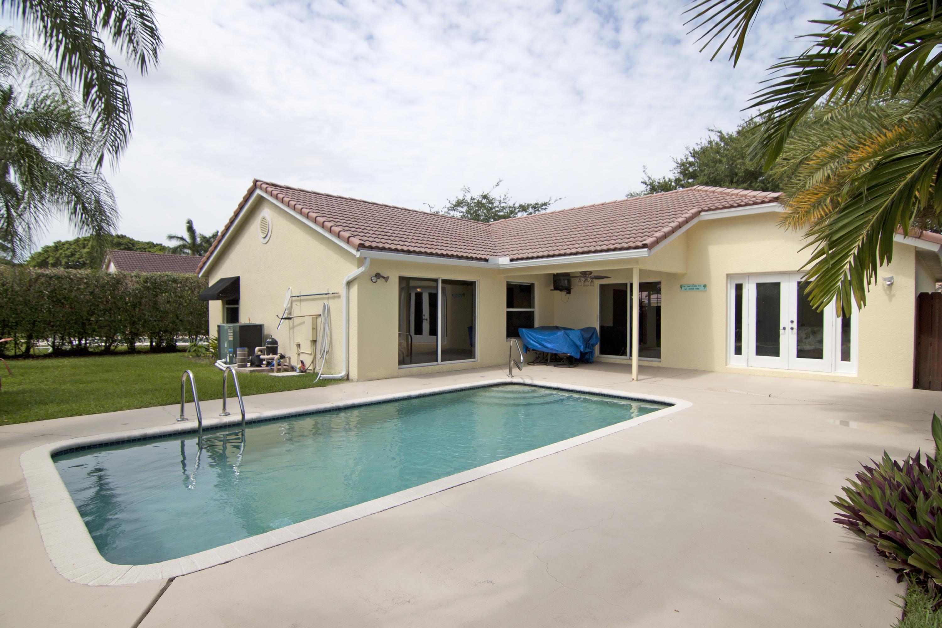 129 East Lee Road Delray Beach, FL 33445 - Photo 20 of 20 Pool
