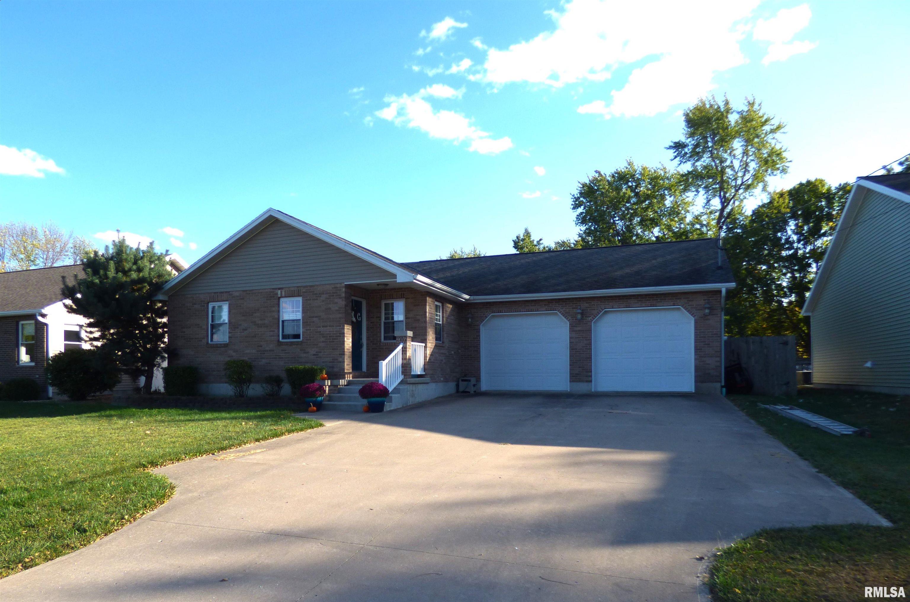 207 East Park Street Camp Point, IL 62320 - Photo 1 of 36 Gallery Image 1