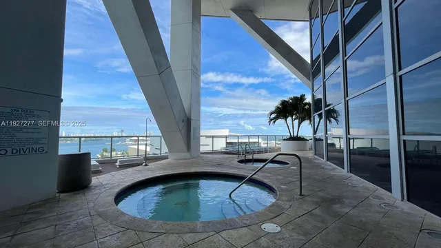 $4,400 | 888 Biscayne Boulevard, Unit 2412, Miami, FL 33132