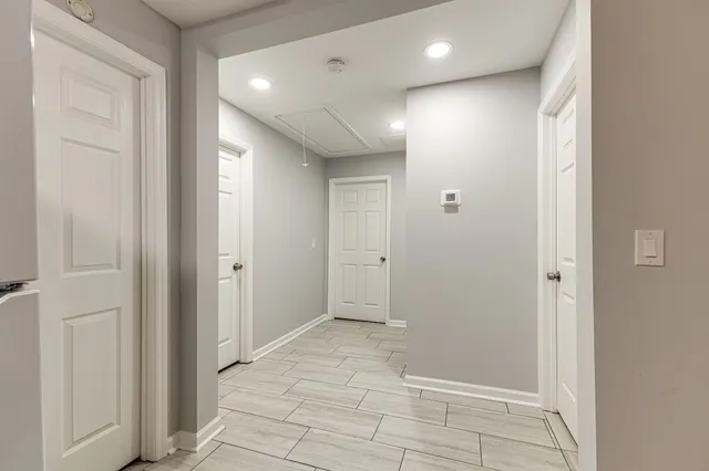 a view of a livingroom with a bathroom