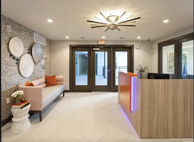 $1,027 | 1800 South I- 35 Service Road, Austin, TX 78748