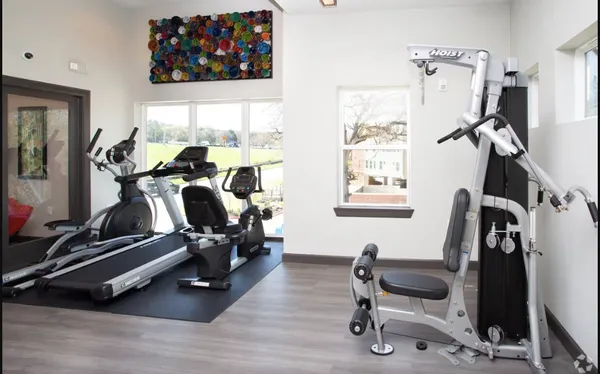 $1,027 | 1800 South I- 35 Service Road, Austin, TX 78748