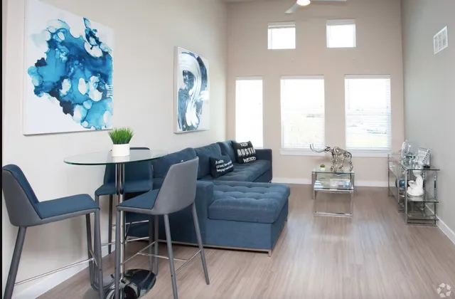 $1,027 | 1800 South I- 35 Service Road, Austin, TX 78748