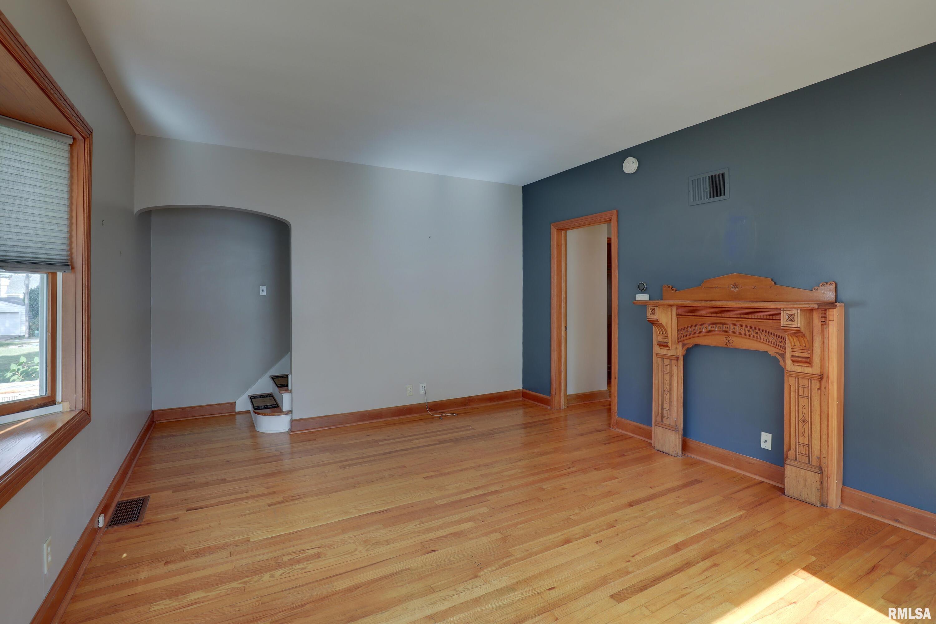 2215 Oak Street Quincy, IL 62301 - Photo 5 of 28