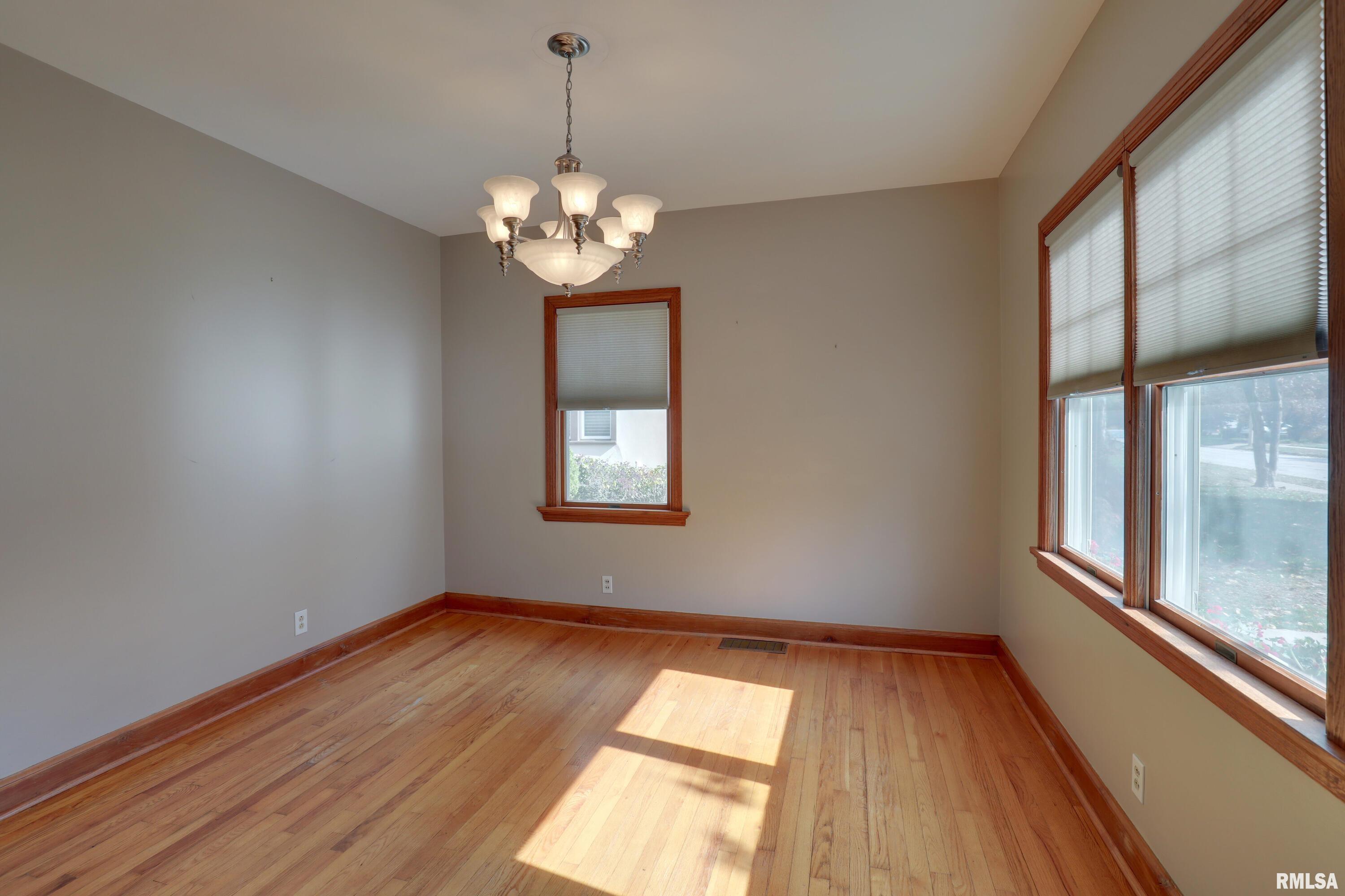 2215 Oak Street Quincy, IL 62301 - Photo 9 of 28