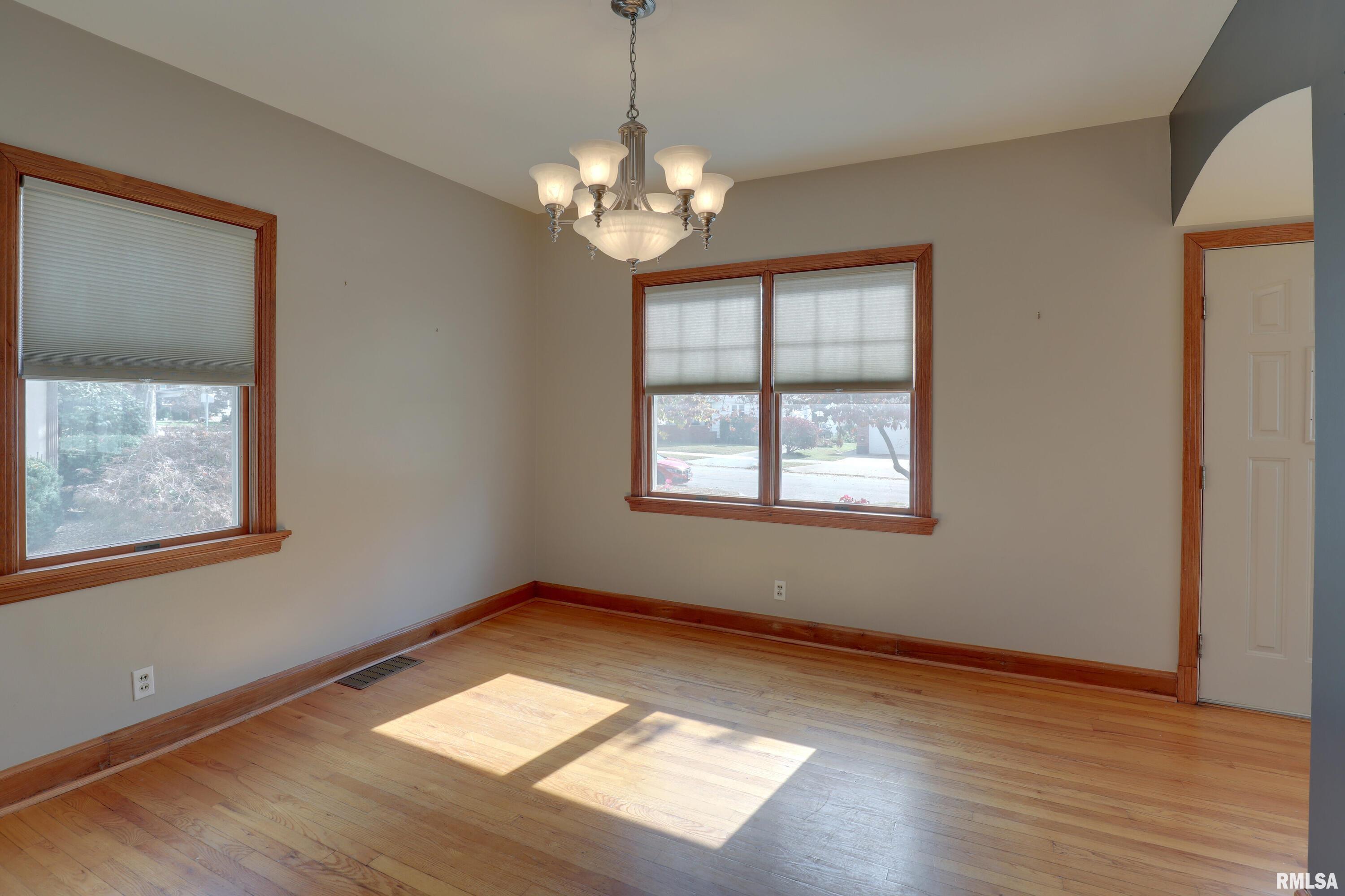 2215 Oak Street Quincy, IL 62301 - Photo 10 of 28