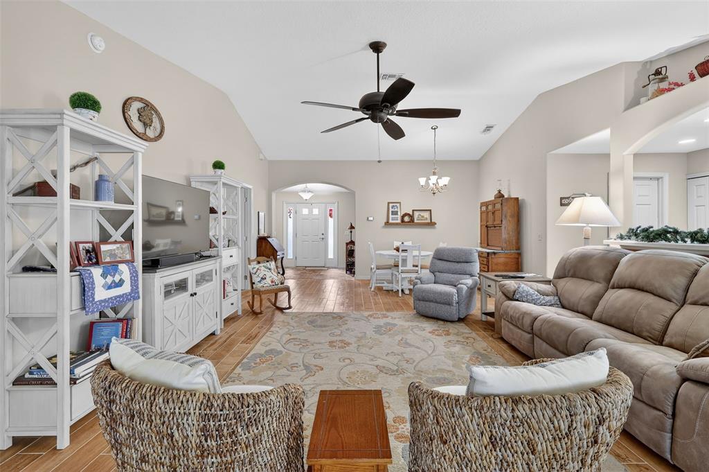 15714 Southwest 16th Terrace Ocala, FL 34473 - Photo 11 of 36
