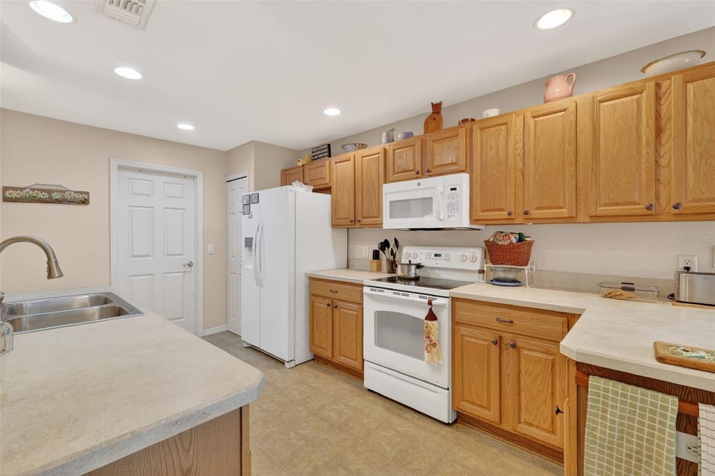15714 Southwest 16th Terrace Ocala, FL 34473 - Photo 17 of 36