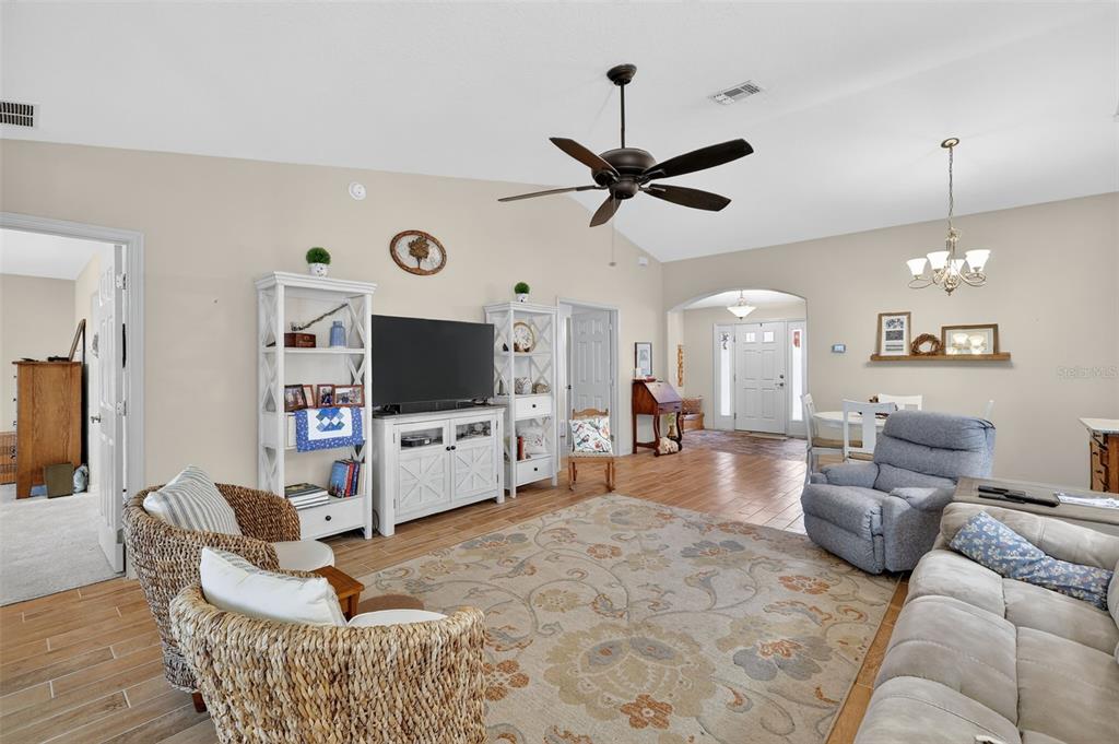 15714 Southwest 16th Terrace Ocala, FL 34473 - Photo 8 of 36