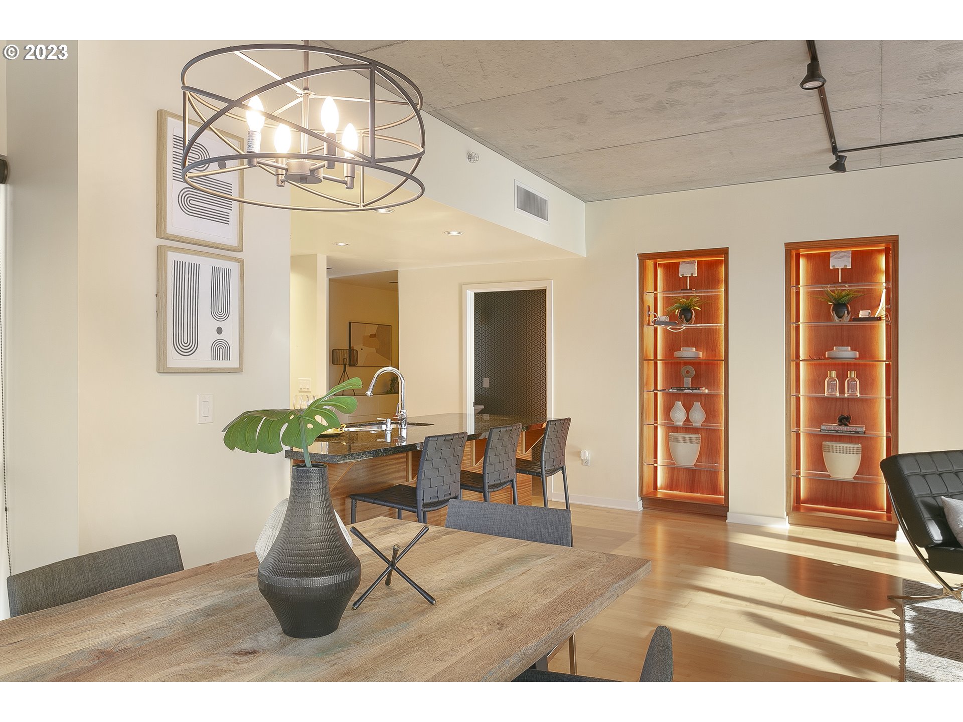 1830 Northwest Riverscape Street, Unit 503 Portland, OR 97209 - Photo 8 of 32 Dining Area