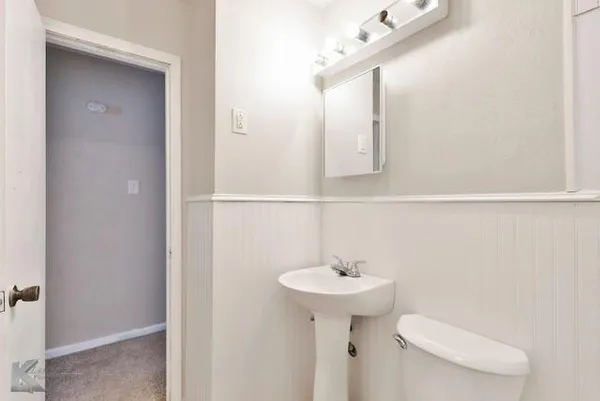 $1,995 | 5226 North 9th Street, Abilene, TX 79603