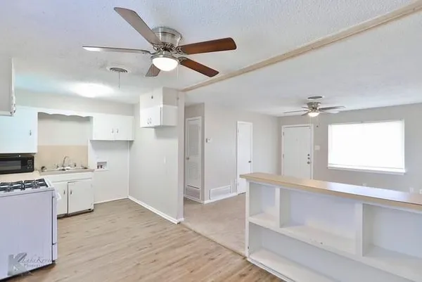$1,995 | 5226 North 9th Street, Abilene, TX 79603