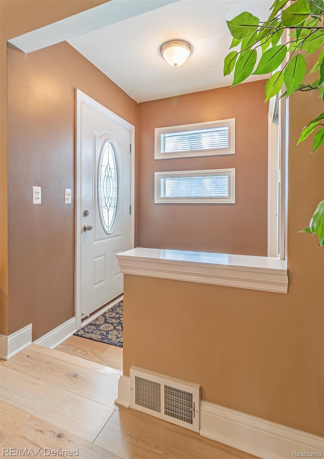 366 Wimpole Drive Rochester, MI 48309 - Photo 12 of 46 366 Whimpole-10.jpg