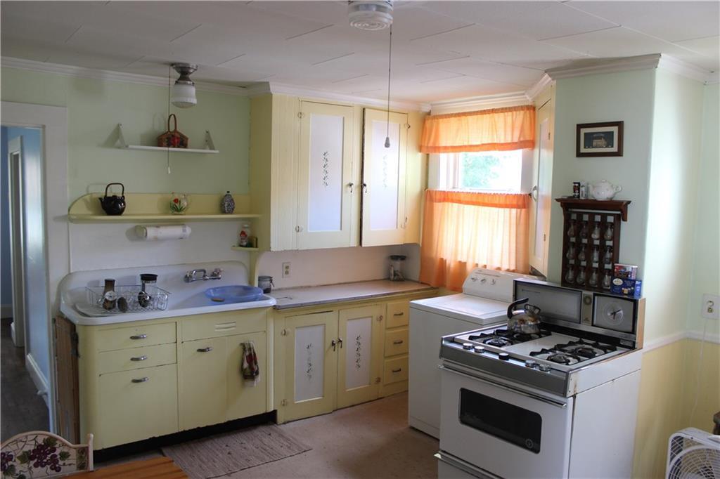 168 Rochester Street Westbrook, ME 04092 - Photo 5 of 10 Photo