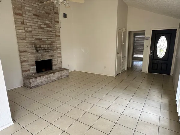 a view of a livingroom with furniture