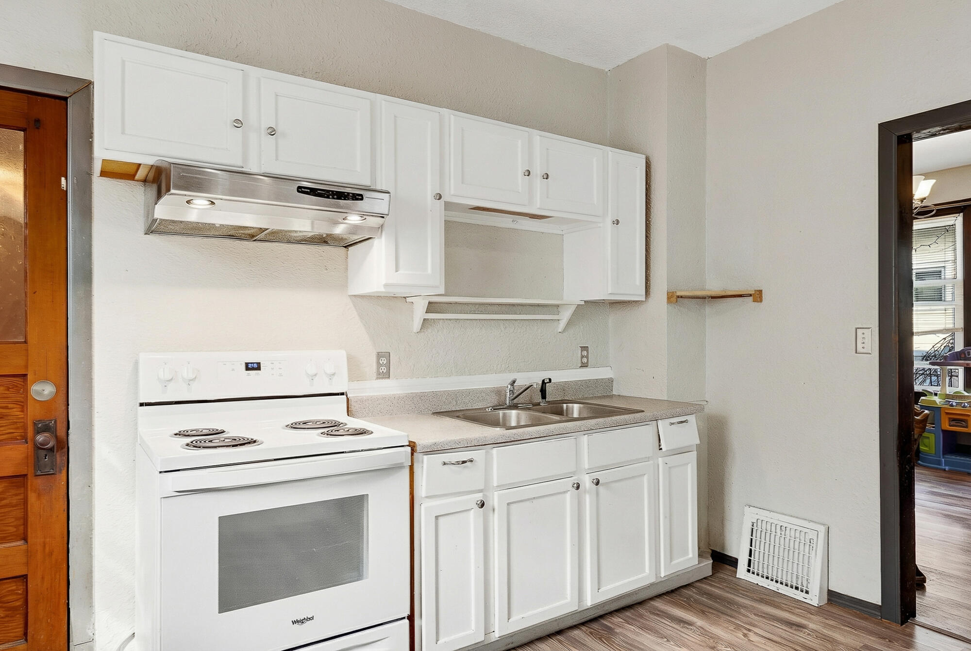 1017 7th Street South La Crosse, WI 54601 - Photo 13 of 32 13__dsc1778_reedit_6be9f889