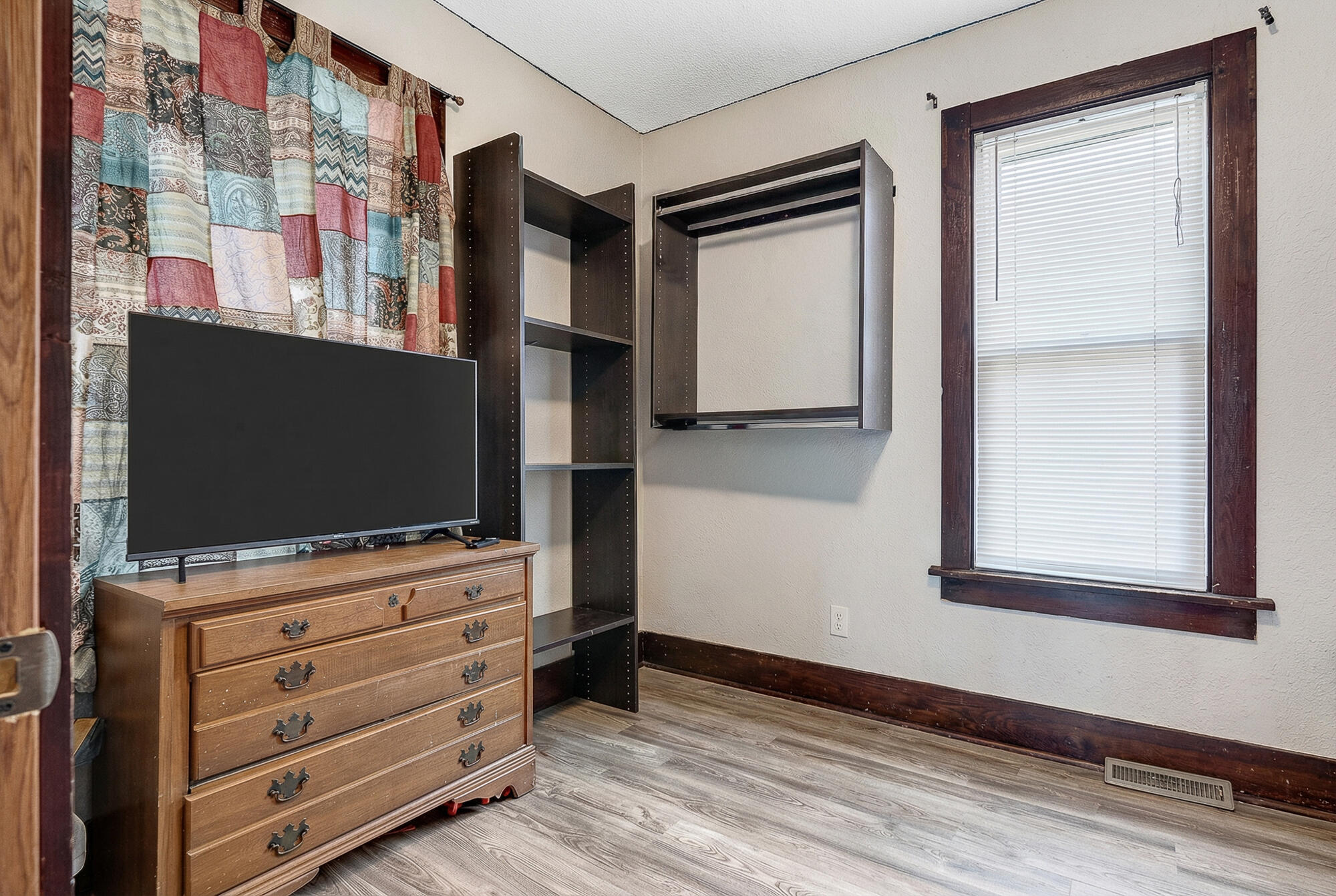 1017 7th Street South La Crosse, WI 54601 - Photo 5 of 32 6__dsc1683_declutter_c999283d
