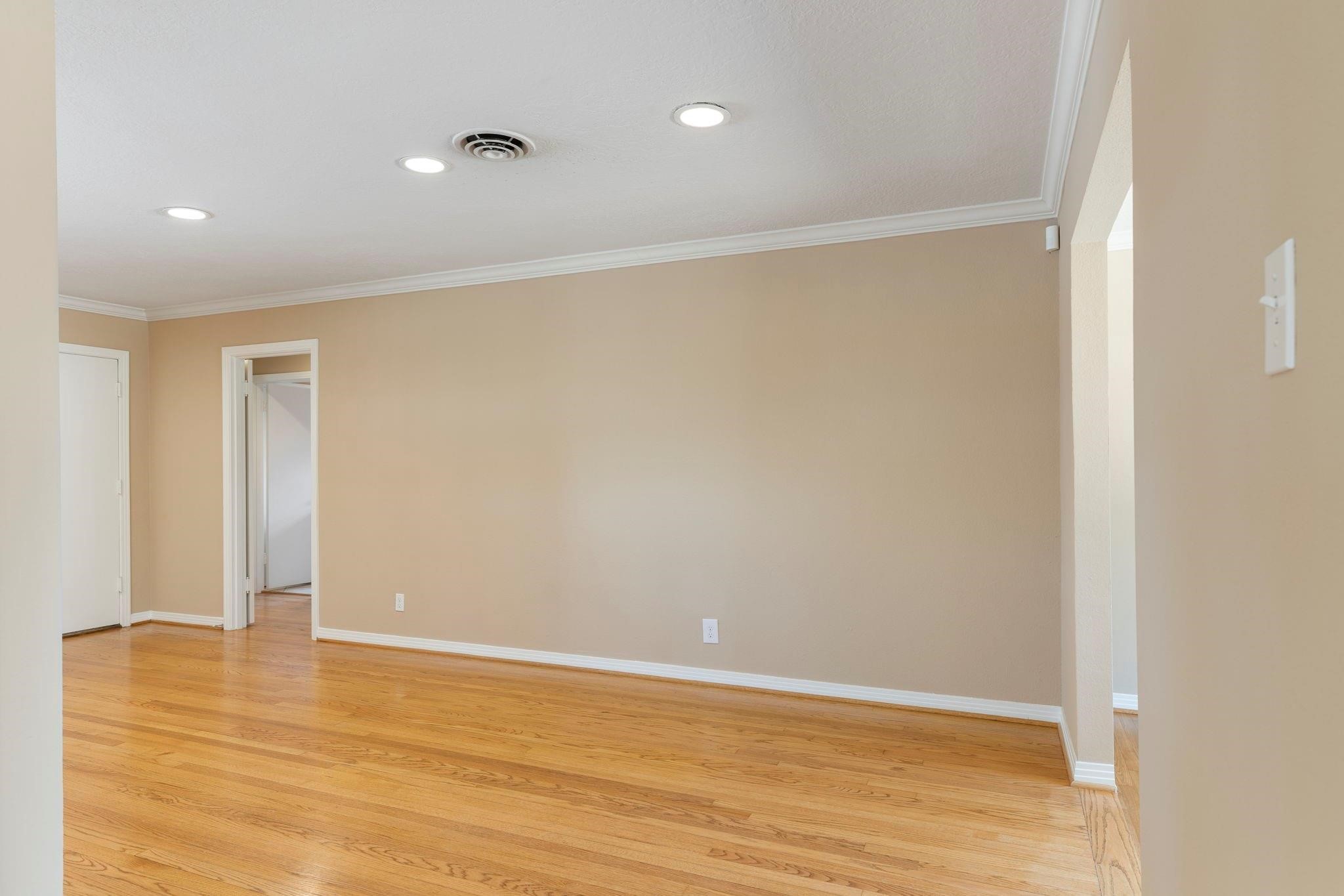 1802 Turnpike Road Houston, TX 77008 - Photo 13 of 47