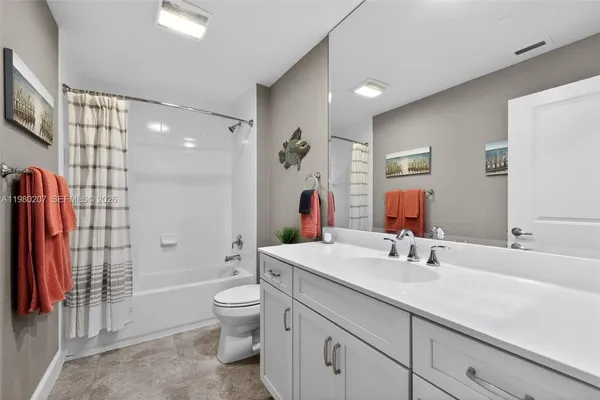 $850,000 | 915 Bay Colony Drive South, Unit S, Juno Beach, FL 33408