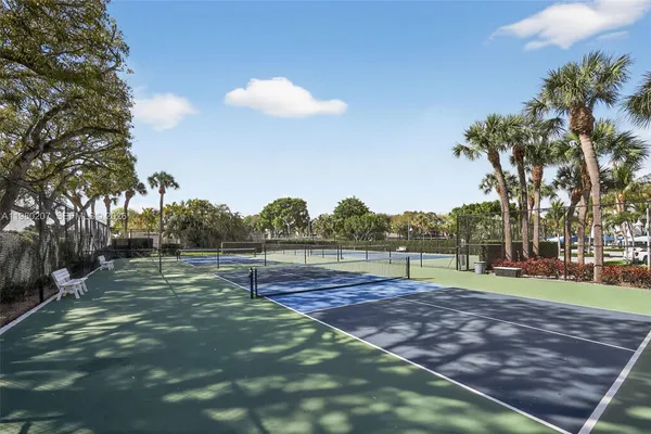 $850,000 | 915 Bay Colony Drive South, Unit S, Juno Beach, FL 33408