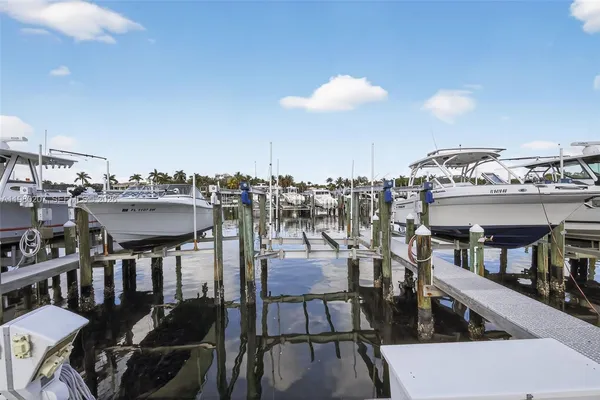 $850,000 | 915 Bay Colony Drive South, Unit S, Juno Beach, FL 33408