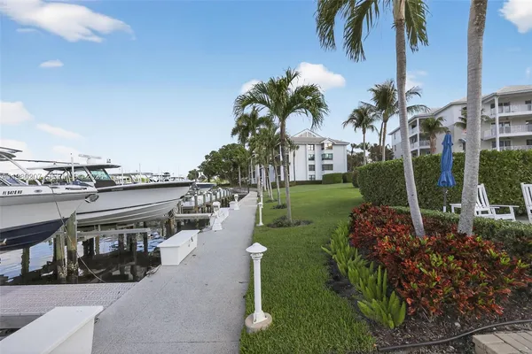 $850,000 | 915 Bay Colony Drive South, Unit S, Juno Beach, FL 33408