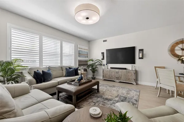 $850,000 | 915 Bay Colony Drive South, Unit S, Juno Beach, FL 33408