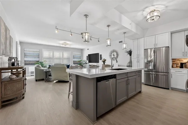 $850,000 | 915 Bay Colony Drive South, Unit S, Juno Beach, FL 33408