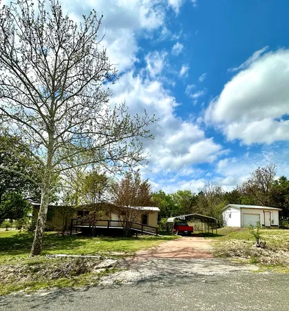 $225,000 | 172 Sleepy Hollow Circle, Kerrville, TX 78028