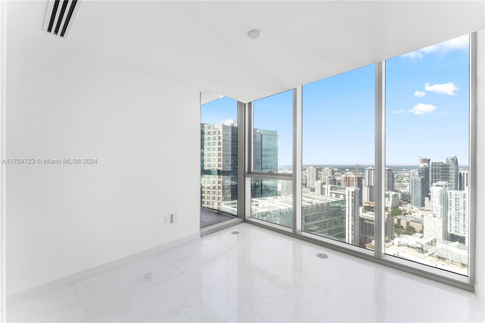 300 Biscayne Blvd Way, Unit 5209 Miami, FL 33131 - Photo 8 of 42 a view of a room with window