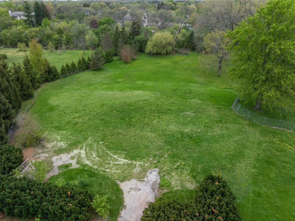 250 Butler Drive Lake Forest, IL 60045 - Photo 11 of 13