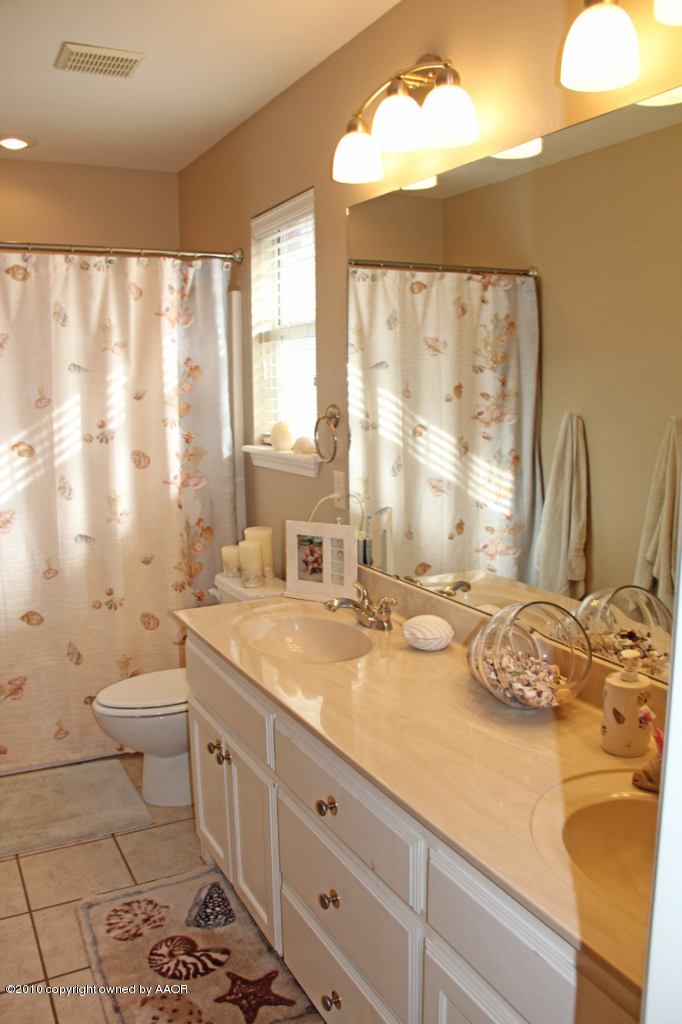 5301 Royce Drive Amarillo, TX 79110 - Photo 17 of 33 Master Bath 2