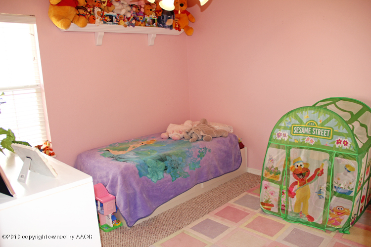 5301 Royce Drive Amarillo, TX 79110 - Photo 20 of 33 3rd Bedroom