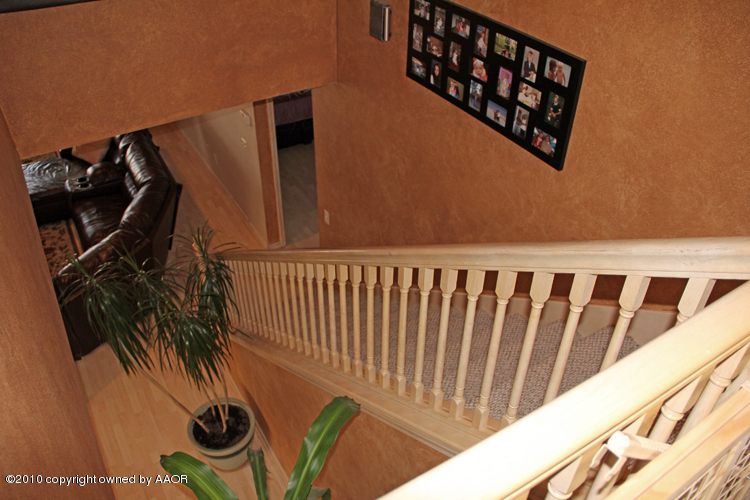 5301 Royce Drive Amarillo, TX 79110 - Photo 26 of 33 Staircase 2