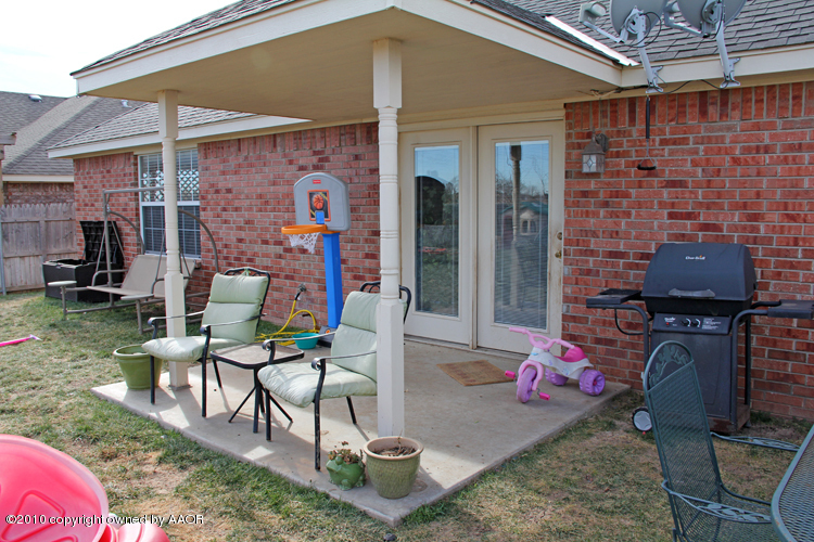 5301 Royce Drive Amarillo, TX 79110 - Photo 30 of 33 Back Patio