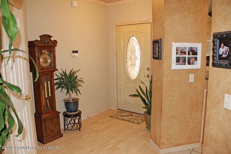 5301 Royce Drive Amarillo, TX 79110 - Photo 3 of 33 Entry