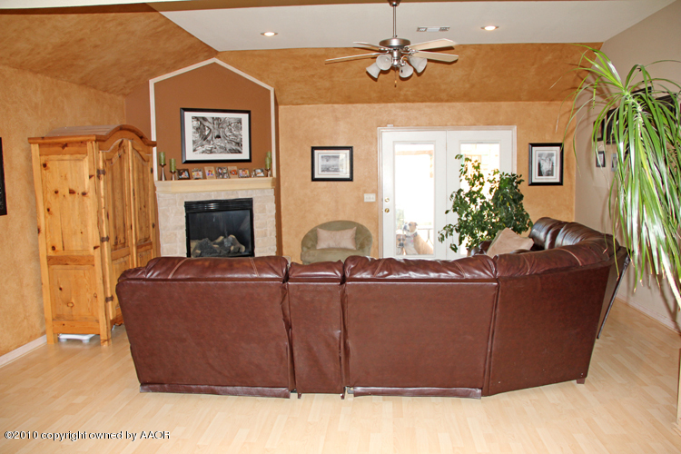 5301 Royce Drive Amarillo, TX 79110 - Photo 6 of 33 Living Area 3