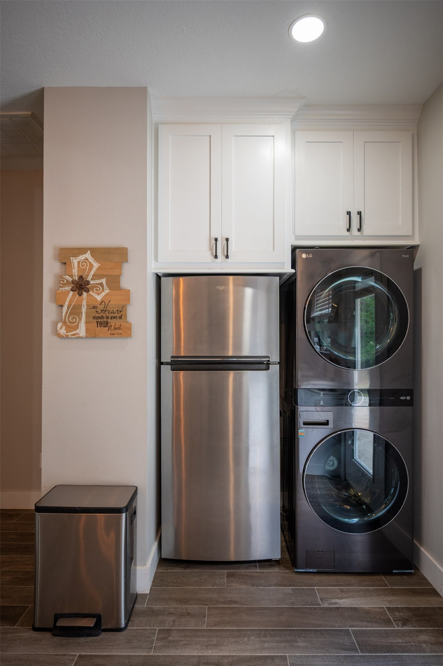 1068 County Road 3200 Colmesneil, TX 75938 - Photo 23 of 43 a kitchen with a stove and a refrigerator