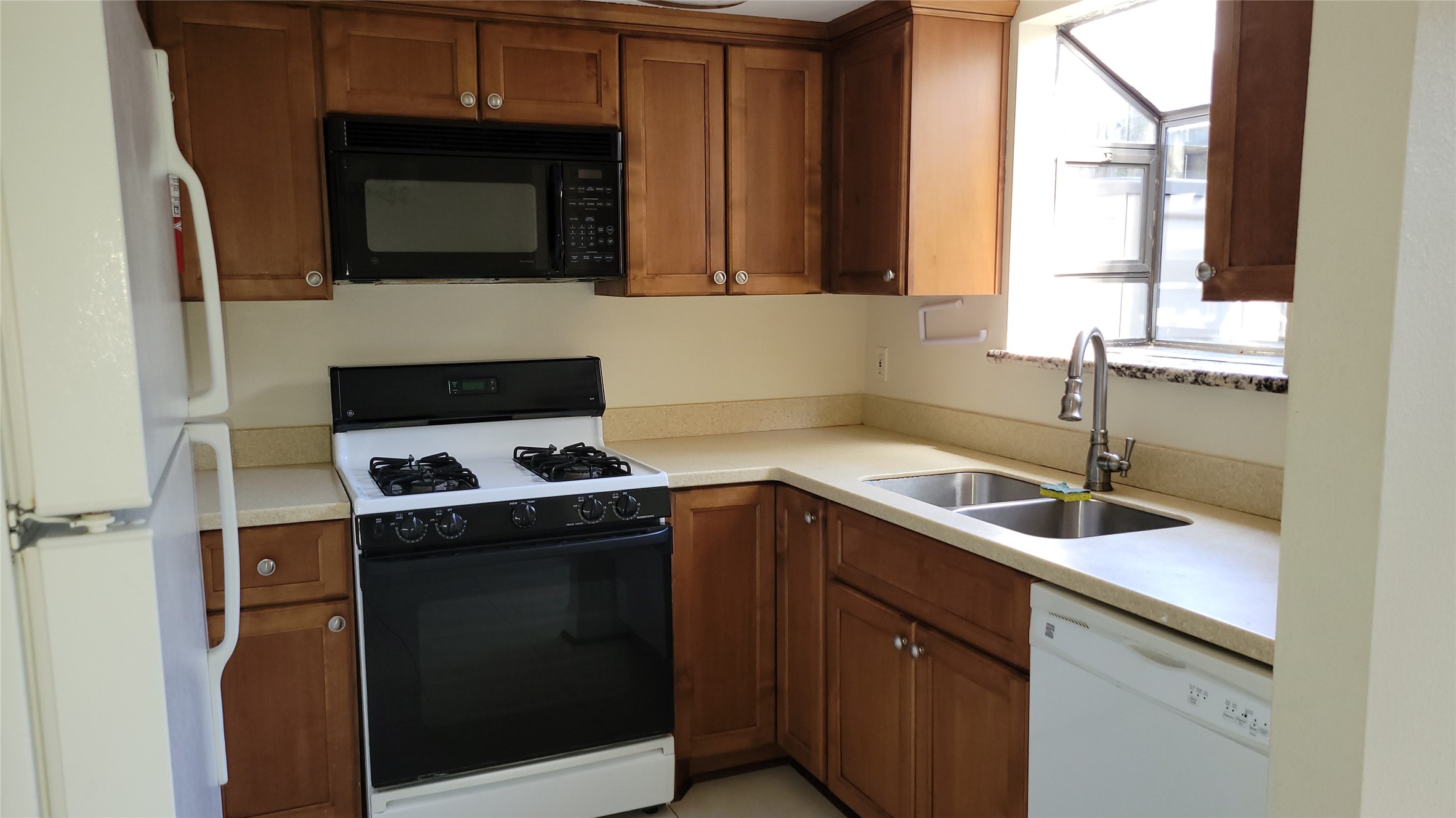 2013 Morgan Street Houston, TX 77006 - Photo 9 of 9