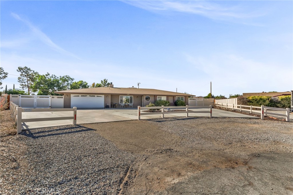 14285 Cronese Road Apple Valley, CA 92307 - Photo 1 of 1 a view of a terrace