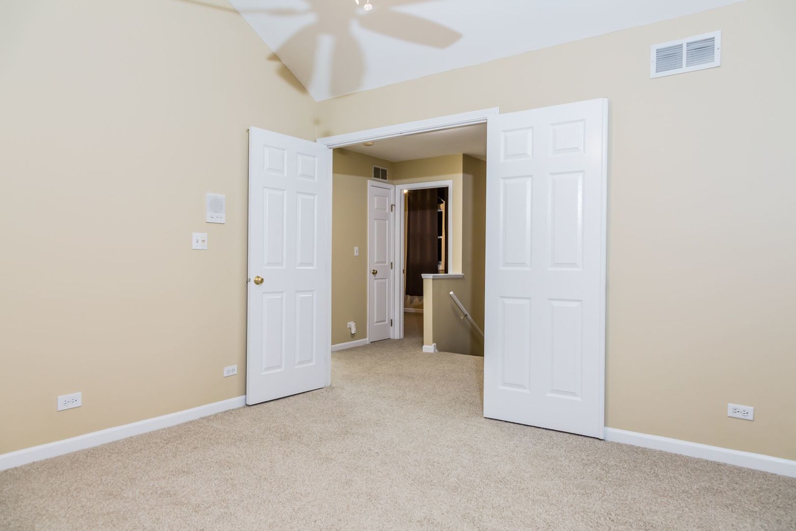 255 Cimarron Road East Lombard, IL 60148 - Photo 11 of 24 Gallery Image 11