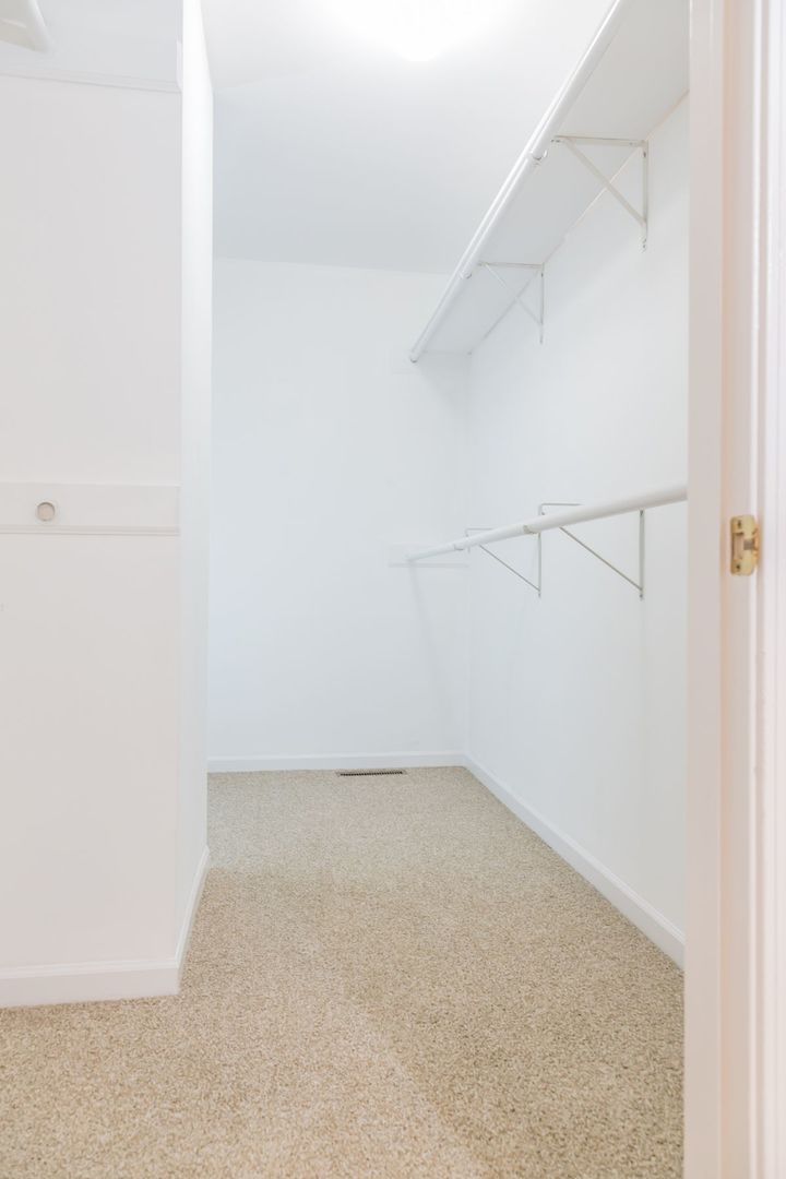 255 Cimarron Road East Lombard, IL 60148 - Photo 12 of 24 Gallery Image 12