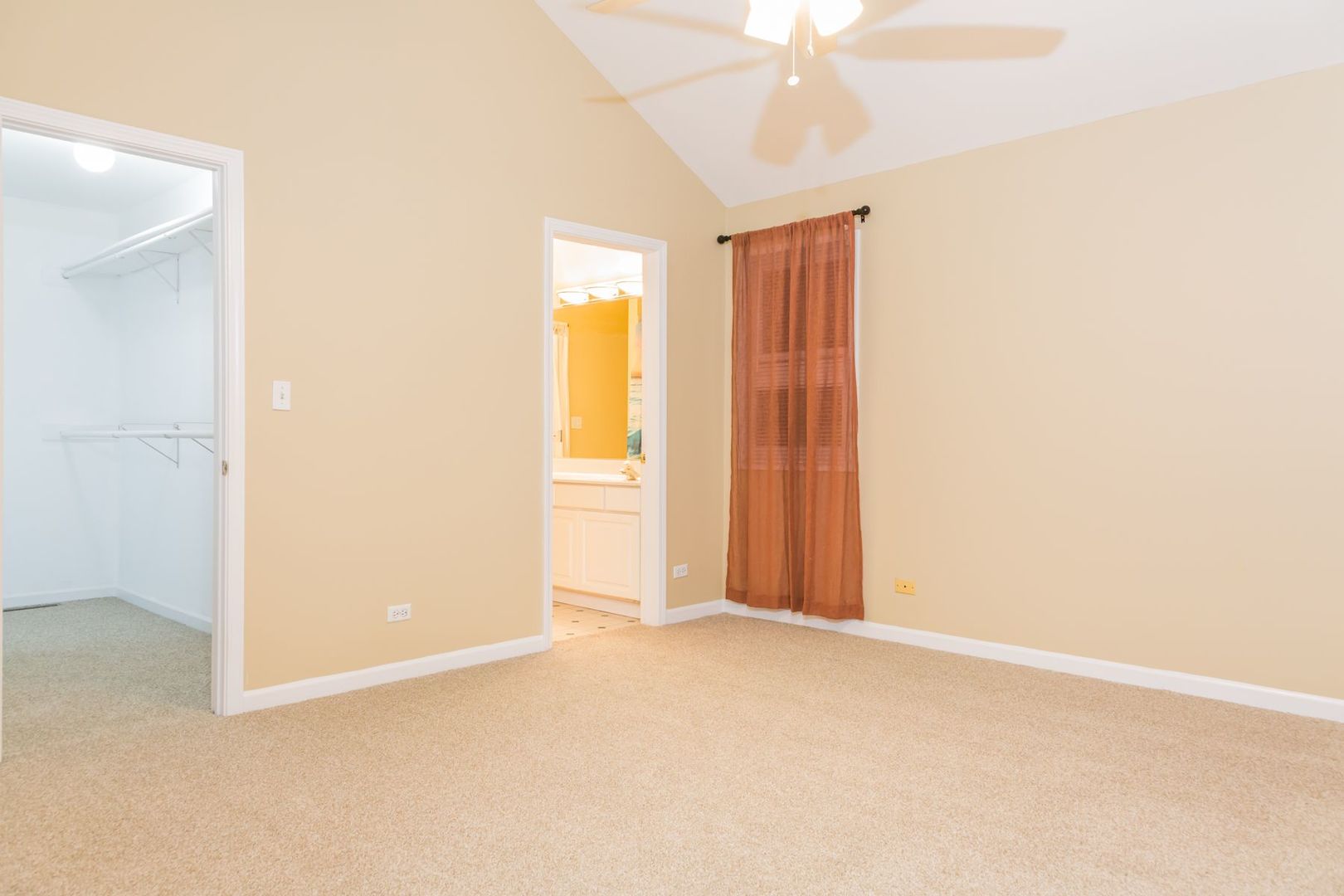 255 Cimarron Road East Lombard, IL 60148 - Photo 17 of 24 Gallery Image 17