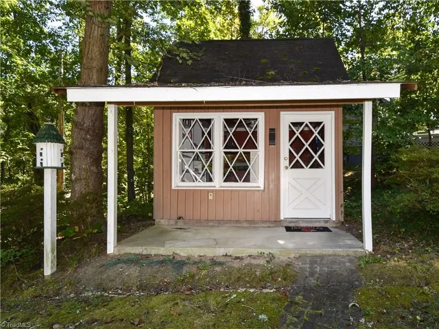 $390,000 | 501 Westchester Drive, High Point, NC 27262