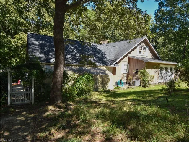 $390,000 | 501 Westchester Drive, High Point, NC 27262