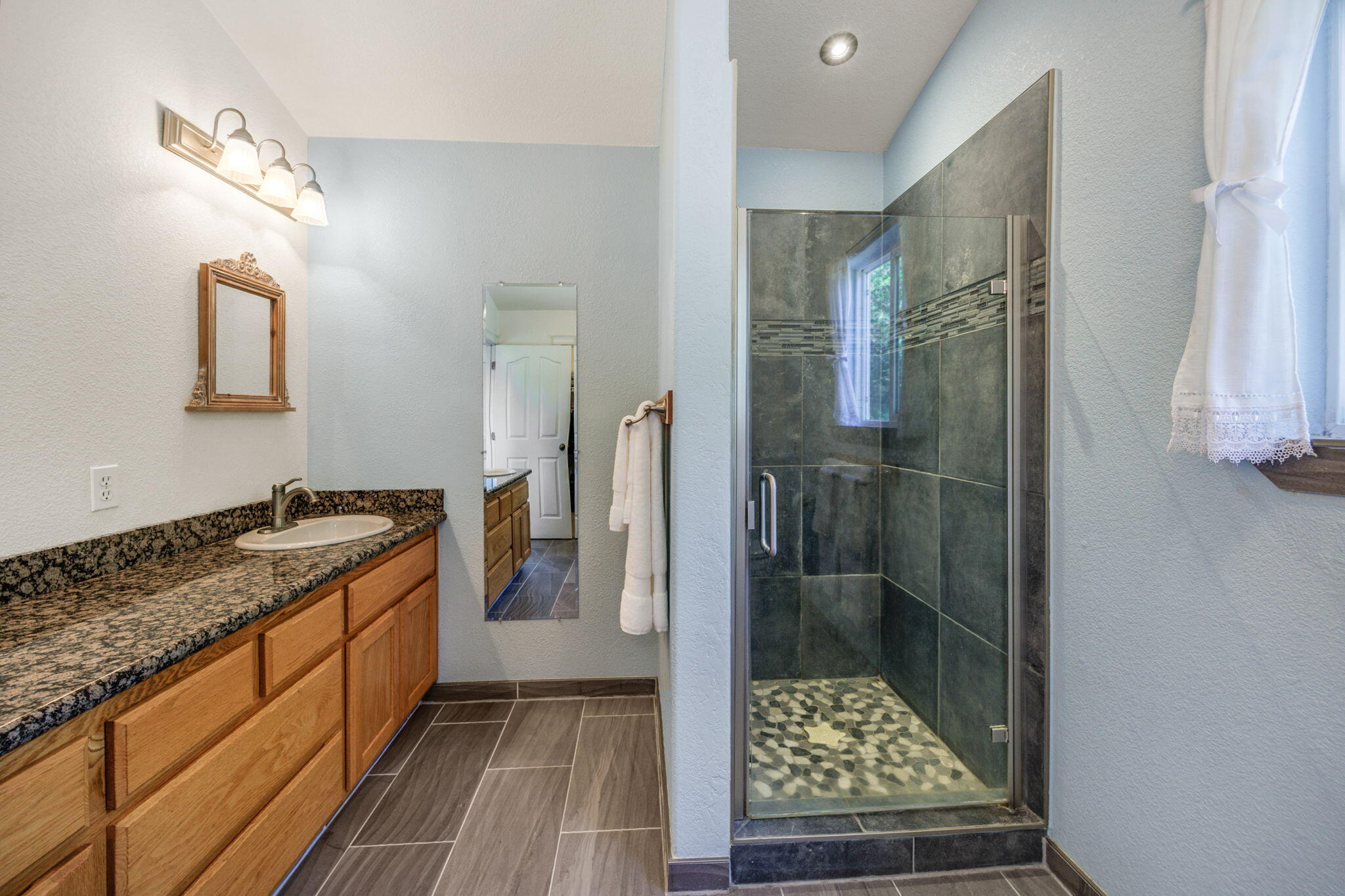 16445 Meadows Road White City, OR 97503 - Photo 19 of 42 ApxMR (7D)