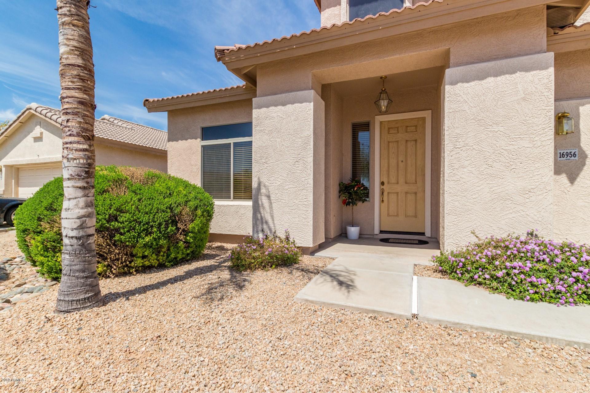 16956 West Northampton Road Surprise, AZ 85374 - Photo 4 of 34 Hampton - 16956 (4)